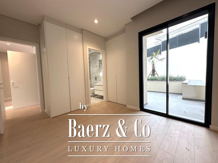 Image No.20-4 Bed House for sale