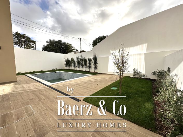 Image No.26-4 Bed House for sale