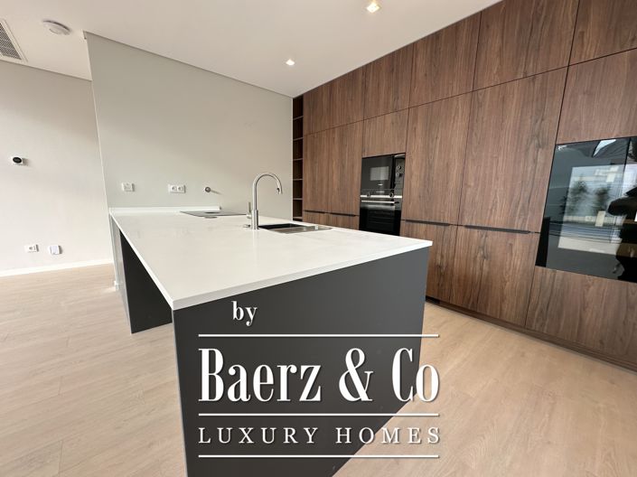 Image No.17-4 Bed House for sale