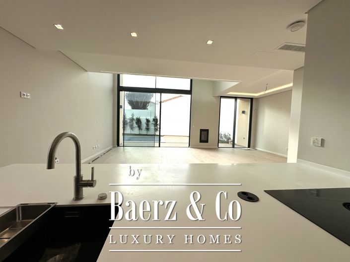 Image No.19-4 Bed House for sale