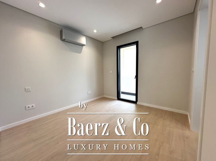 Image No.25-4 Bed House for sale