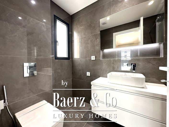 Image No.34-4 Bed House for sale