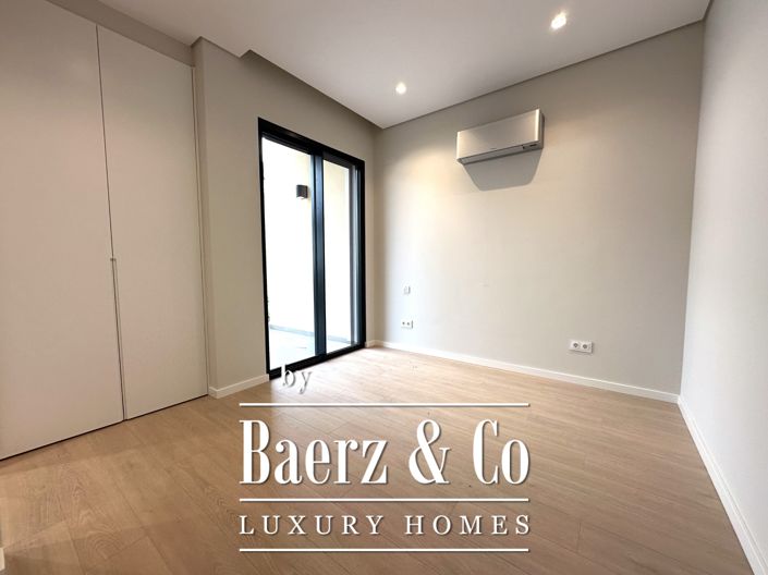 Image No.19-4 Bed House for sale