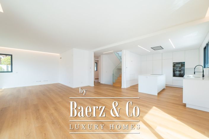 Image No.10-4 Bed House for sale