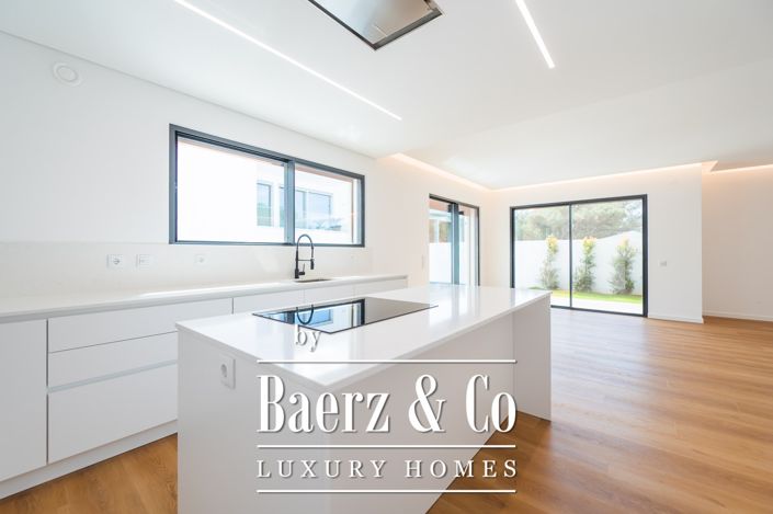 Image No.13-4 Bed House for sale