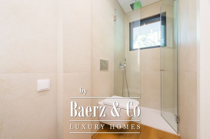 Image No.21-4 Bed House for sale