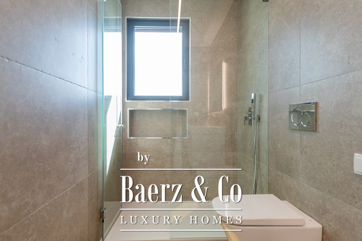 Image No.26-4 Bed House for sale