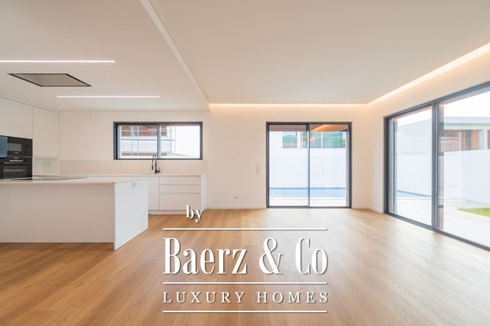 Image No.7-4 Bed House for sale