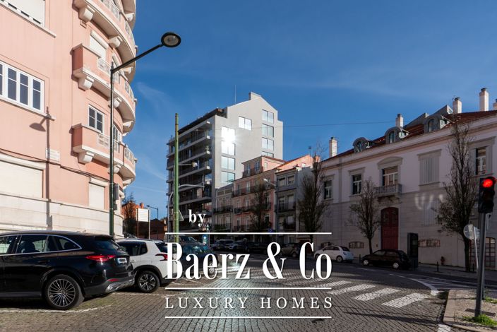 Image No.22-6 Bed Apartment for sale