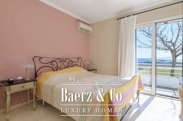 Image No.15-7 Bed Property for sale