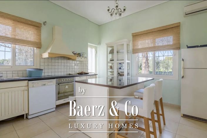 Image No.16-7 Bed Property for sale