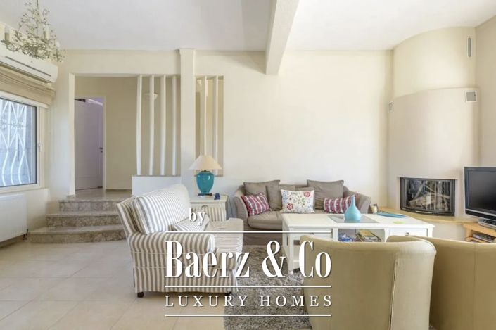 Image No.17-7 Bed Property for sale