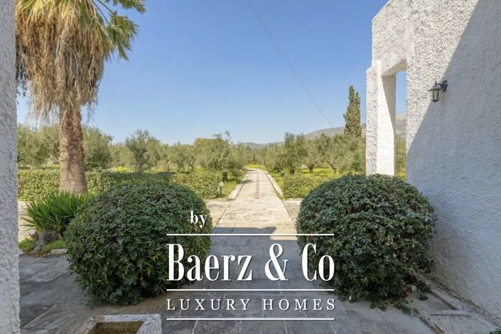 Image No.8-7 Bed Property for sale