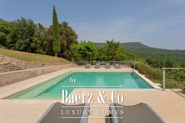 Image No.2-5 Bed Property for sale