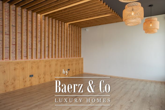 Image No.20-5 Bed Property for sale