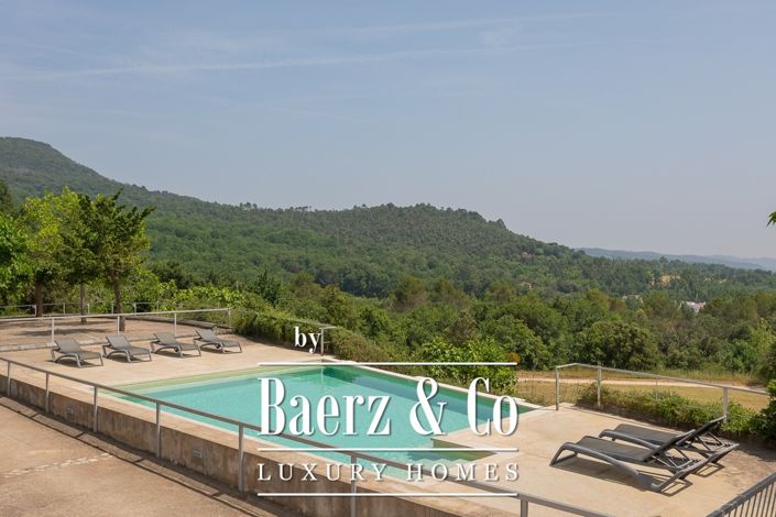 Image No.24-5 Bed Property for sale