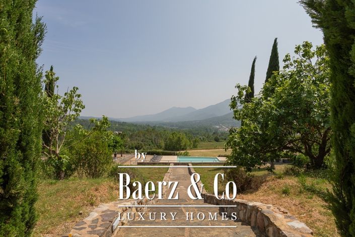 Image No.27-5 Bed Property for sale