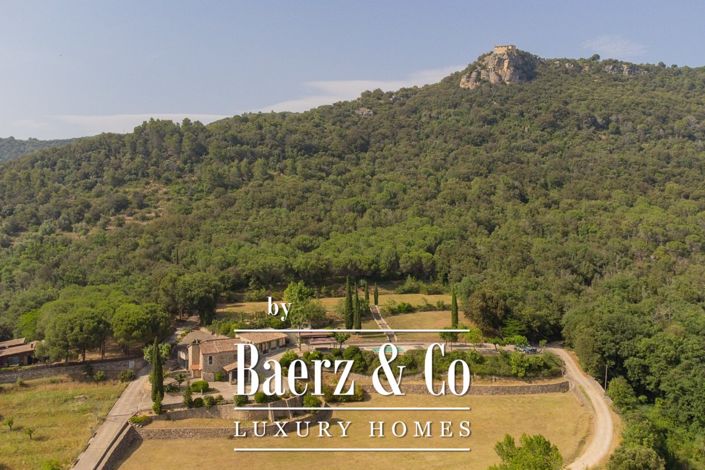 Image No.32-5 Bed Property for sale