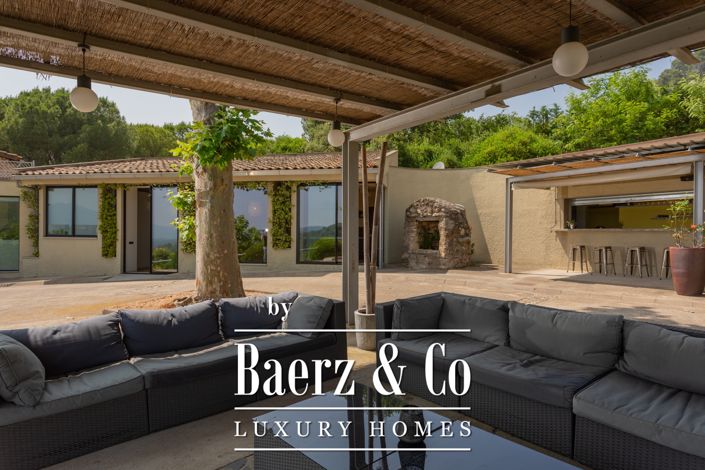 Image No.6-5 Bed Property for sale