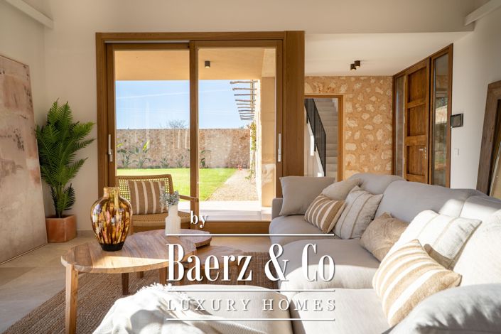 Image No.6-3 Bed Country House for sale