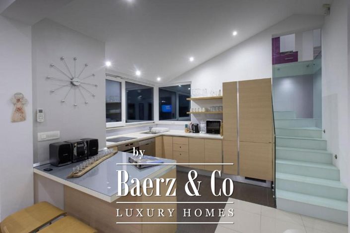 Image No.11-4 Bed Townhouse for sale