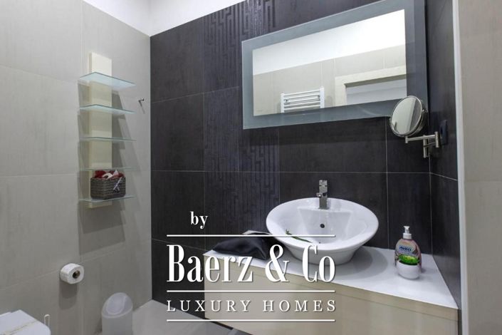 Image No.14-4 Bed Townhouse for sale