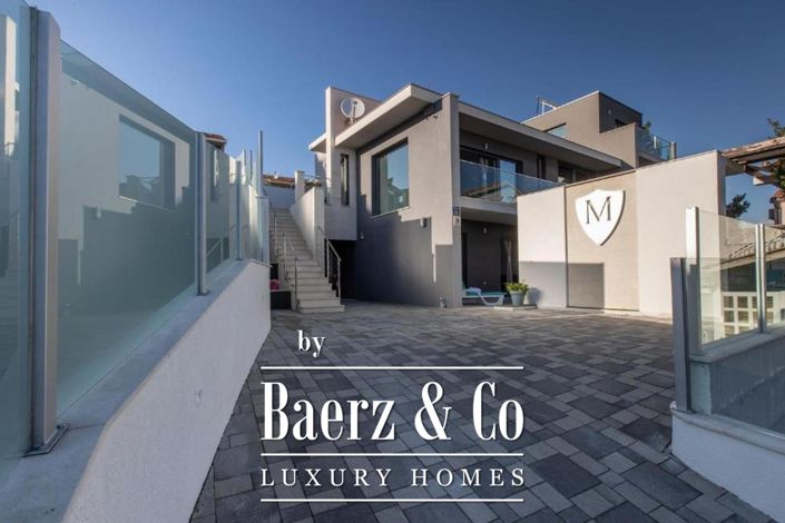 Image No.2-4 Bed Townhouse for sale