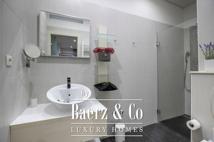 Image No.23-4 Bed Townhouse for sale