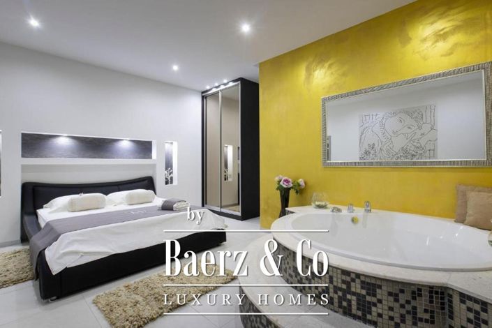 Image No.29-4 Bed Townhouse for sale