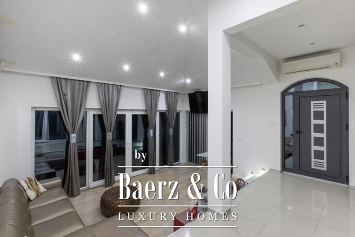 Image No.6-4 Bed Townhouse for sale