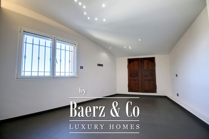 Image No.12-2 Bed Villa for sale