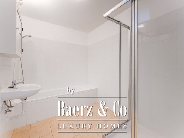 Image No.18-10 Bed Villa for sale