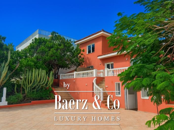 Image No.44-10 Bed Villa for sale