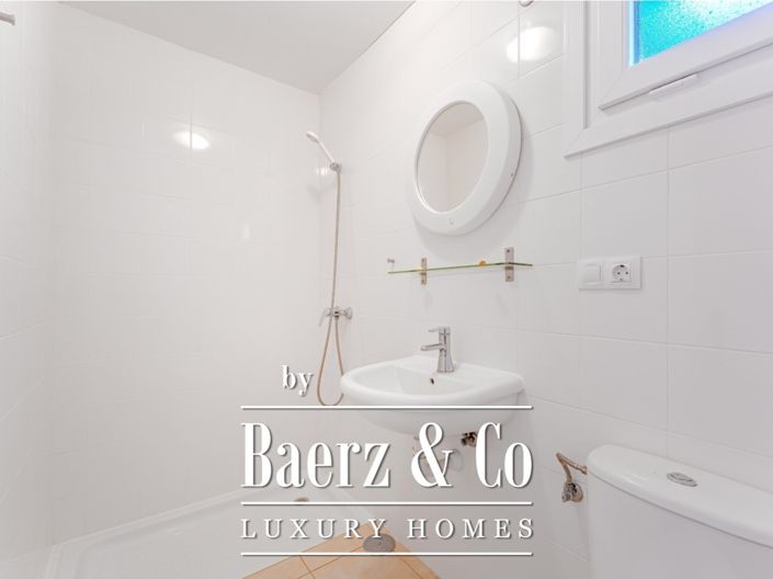 Image No.8-10 Bed Villa for sale