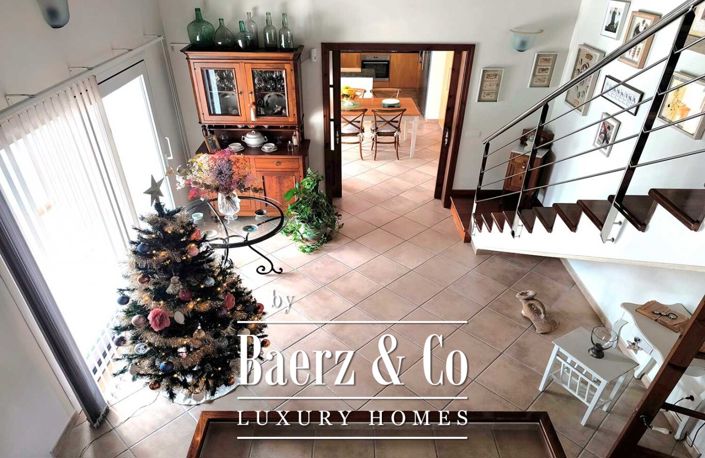 Image No.10-4 Bed Property for sale