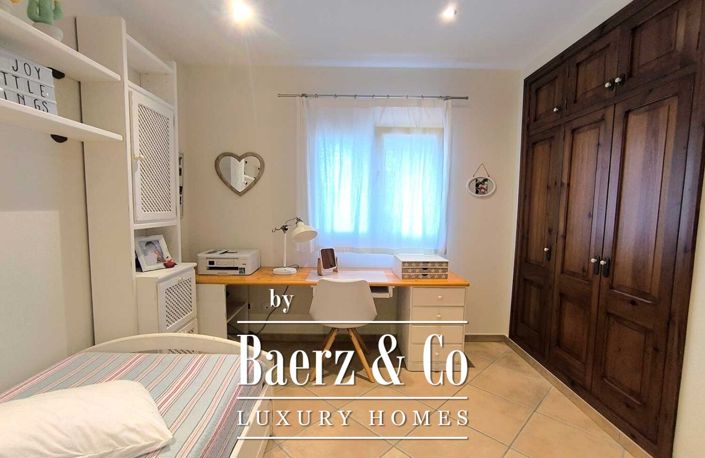 Image No.19-4 Bed Property for sale