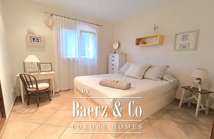 Image No.20-4 Bed Property for sale