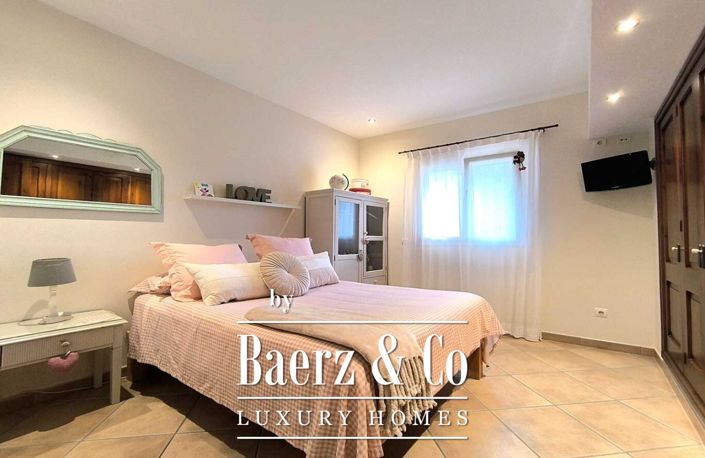 Image No.24-4 Bed Property for sale