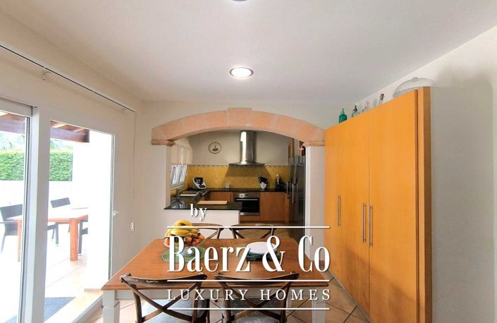 Image No.8-4 Bed Property for sale