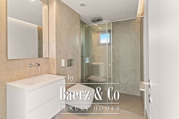 Image No.33-4 Bed Apartment for sale