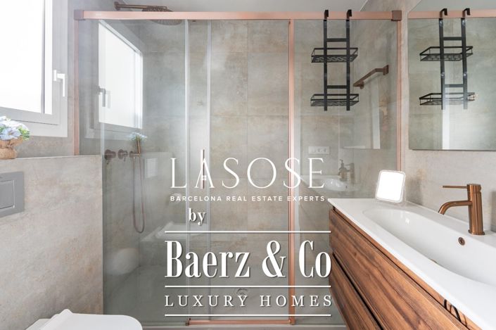 Image No.32-4 Bed Property for sale