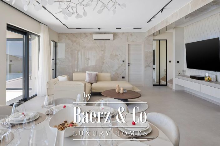 Image No.3-Villa de 4 chambres à vendre à Podstrana