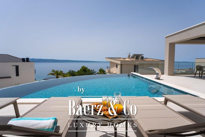 Image No.7-Villa de 4 chambres à vendre à Podstrana