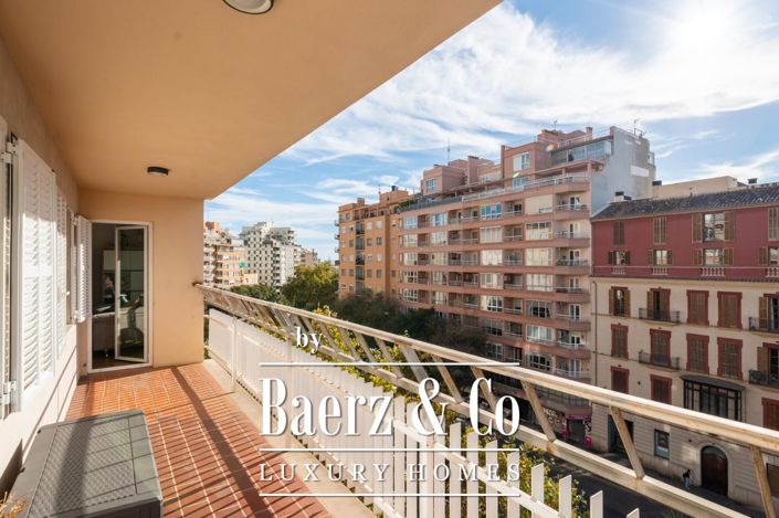 Image No.13-4 Bed Flat for sale