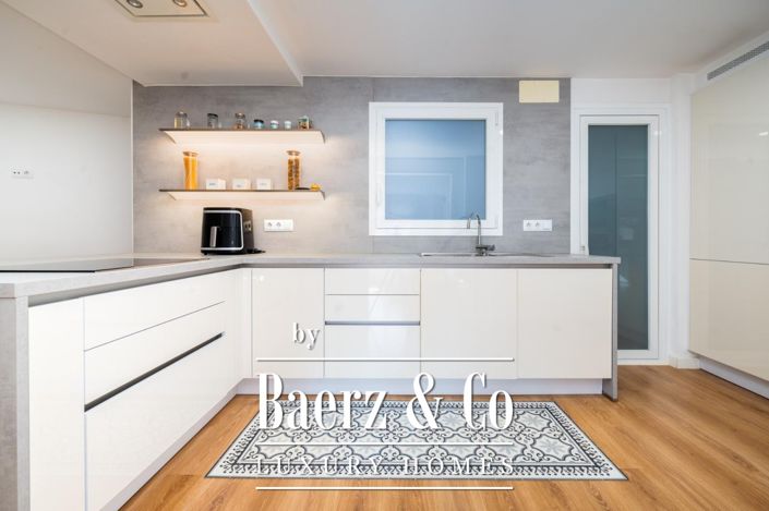 Image No.4-4 Bed Flat for sale