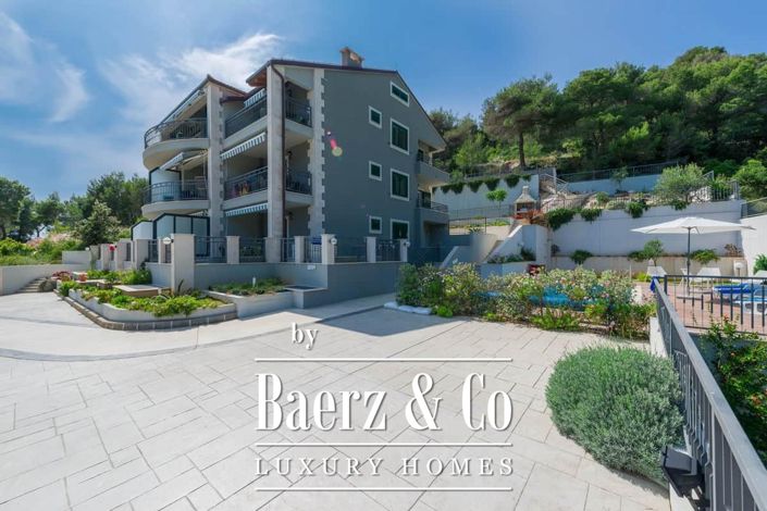 Image No.2-Maison de ville de 14 chambres à vendre à Hvar