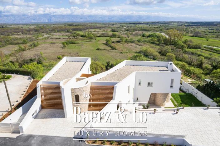 Image No.12-4 Bed Villa for sale