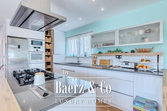 Image No.19-4 Bed Townhouse for sale