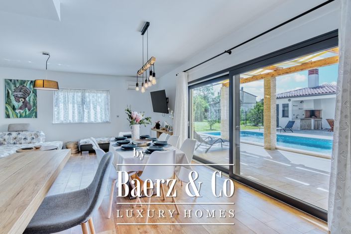 Image No.23-4 Bed Townhouse for sale