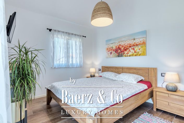 Image No.30-4 Bed Townhouse for sale